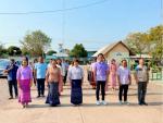 ร่วมกิจกรรมเคารพธงชาติ สวดมนต์ ร้องเพลงสดุดีมหาราชาสดุดีมหาร