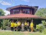 ลงพื้นที่ตรวจสอบบ้านผู้สูงอายุ โดนพายุทำให้หลังคาบ้านพังเสี