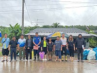 ลงพื้นที่นำเครื่องสูบน้ำออกจากบ้านฝนตกน้ำขัง ๕ วัน